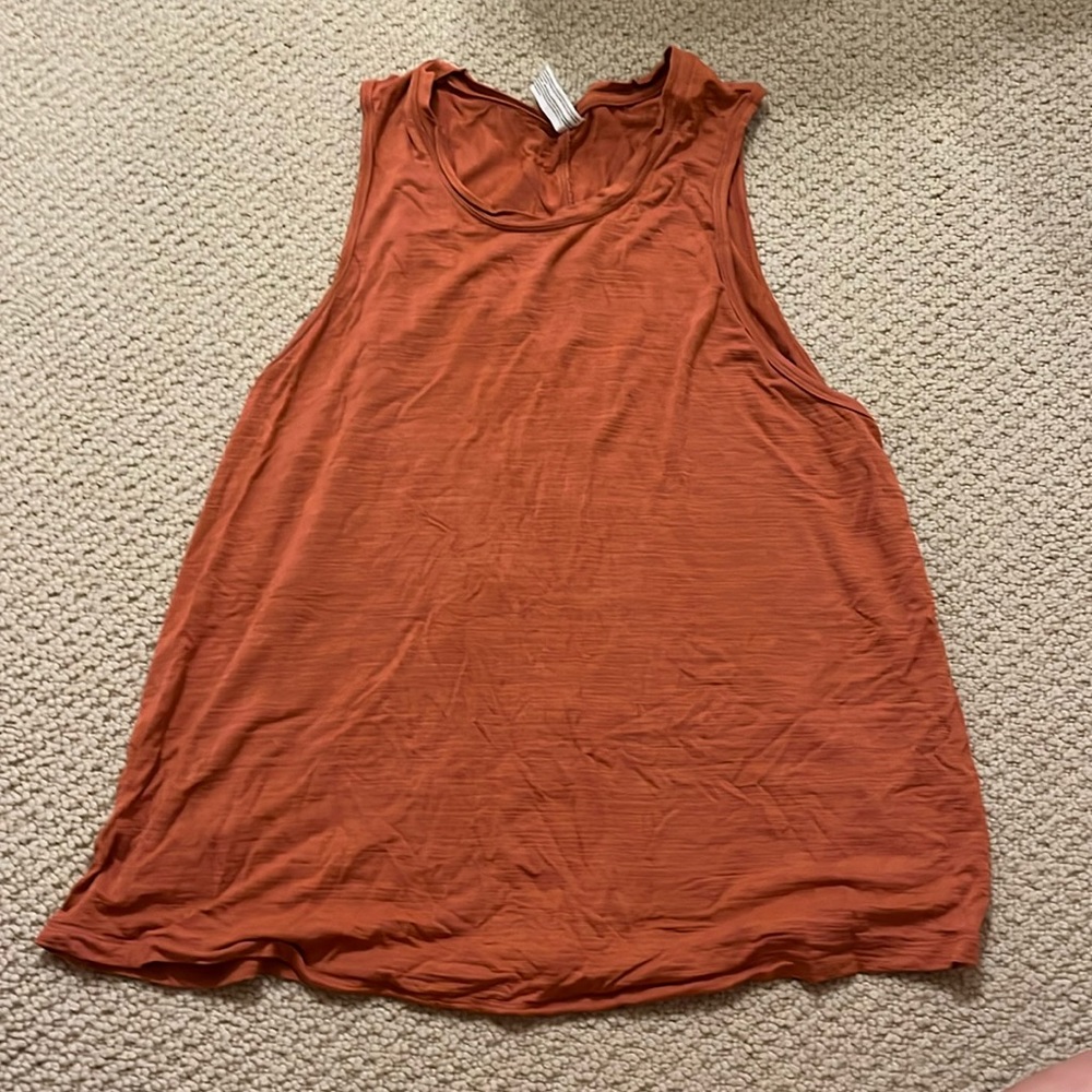 athletic top size M!